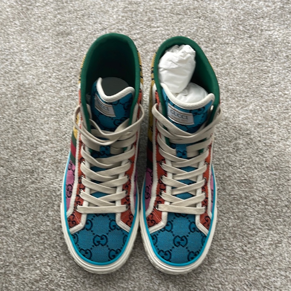Gucci shoes, size 39